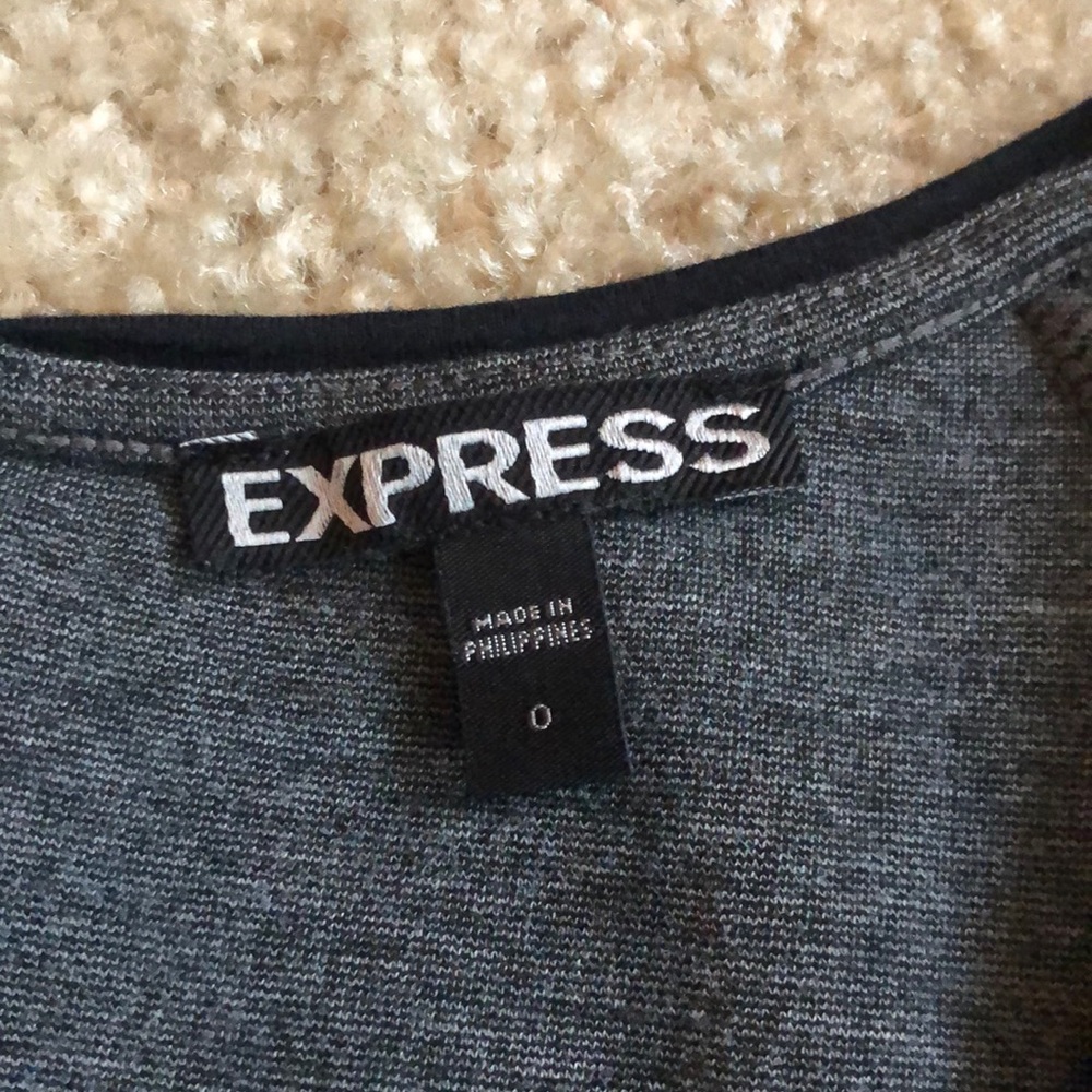 Express dress - Picture 4 of 5